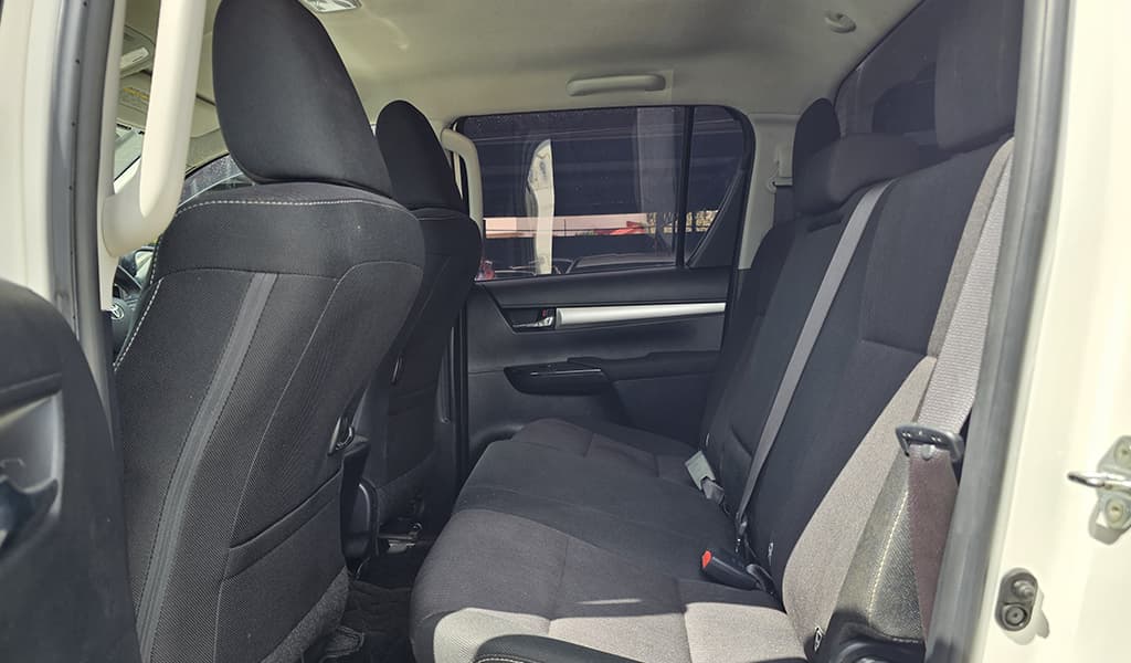 2017 Toyota Hilux image-10