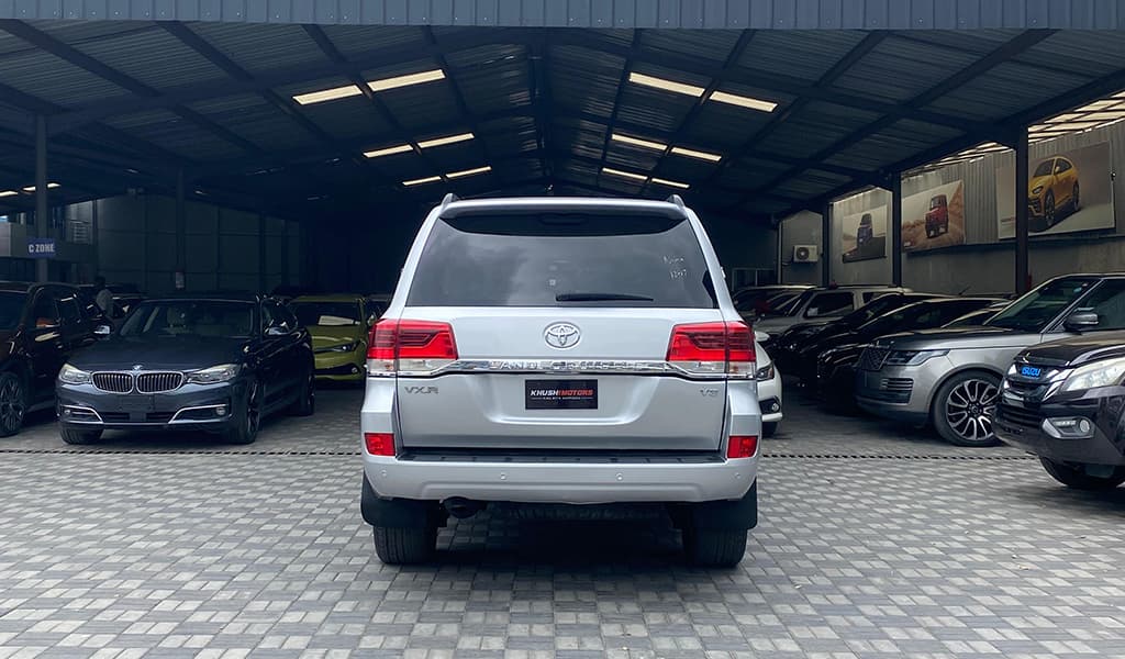 2017 Toyota Land Cruiser image-5