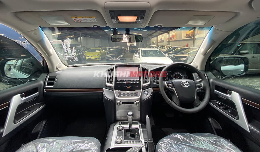 2017 Toyota Land Cruiser image-8