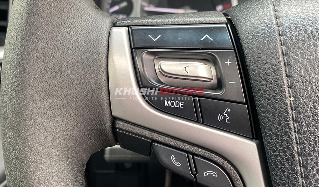 2017 Toyota Land Cruiser image-9