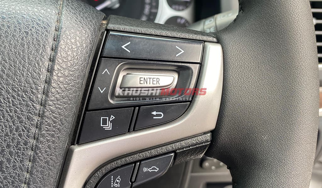 2017 Toyota Land Cruiser image-11
