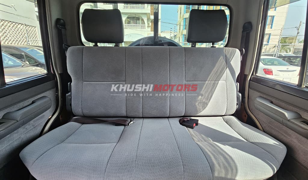 2017 Toyota Land Cruiser image-11