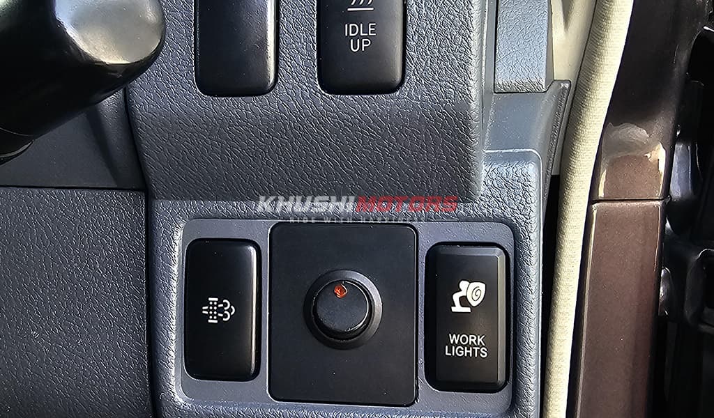 2017 Toyota Land Cruiser image-14