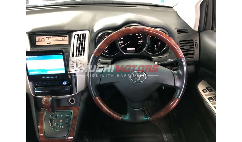 2004 Toyota Harrier image-7