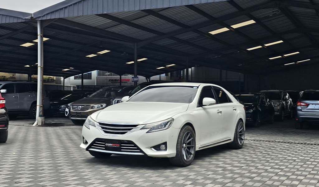 2016 Toyota Mark X image-3