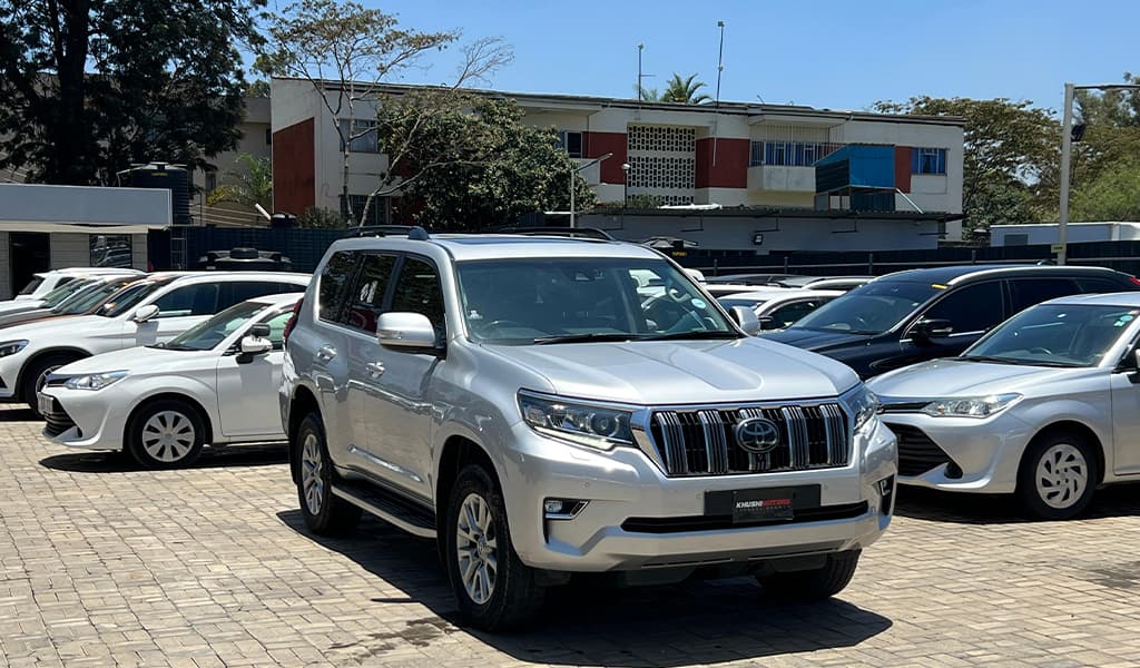 2018 Toyota Land Cruiser Prado image-1