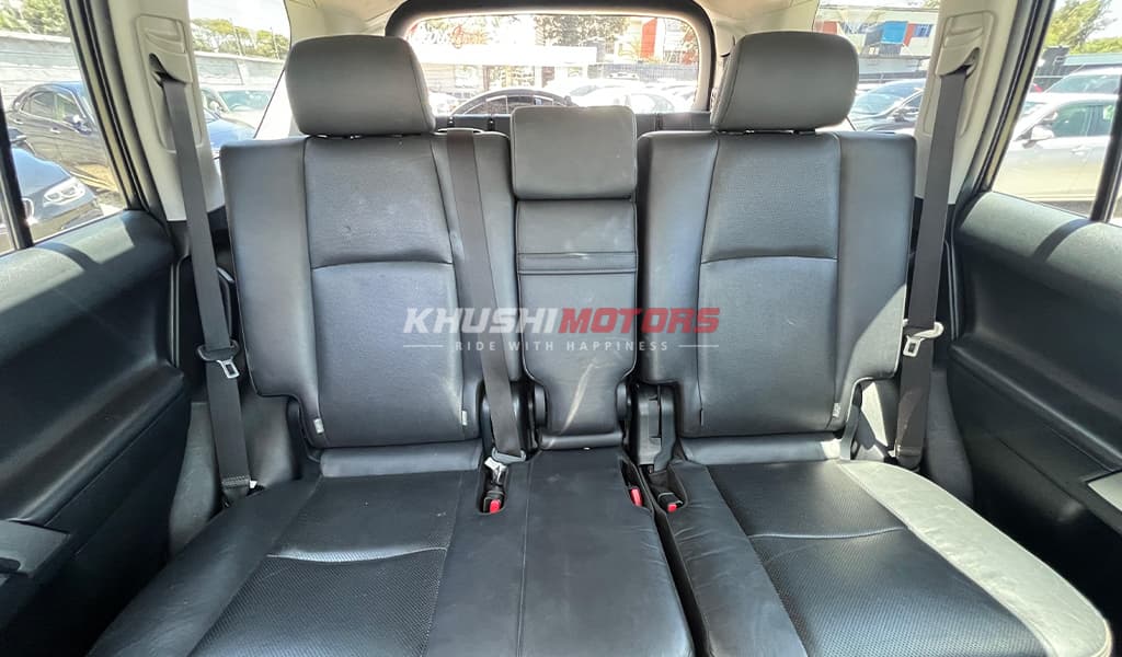 2018 Toyota Land Cruiser Prado image-12