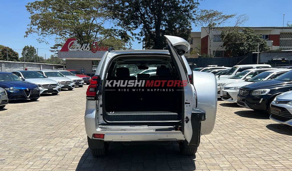 2018 Toyota Land Cruiser Prado image-16