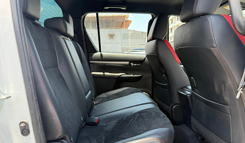 2023 Toyota Hilux image-10