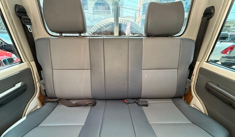 2018 Toyota Land Cruiser image-9