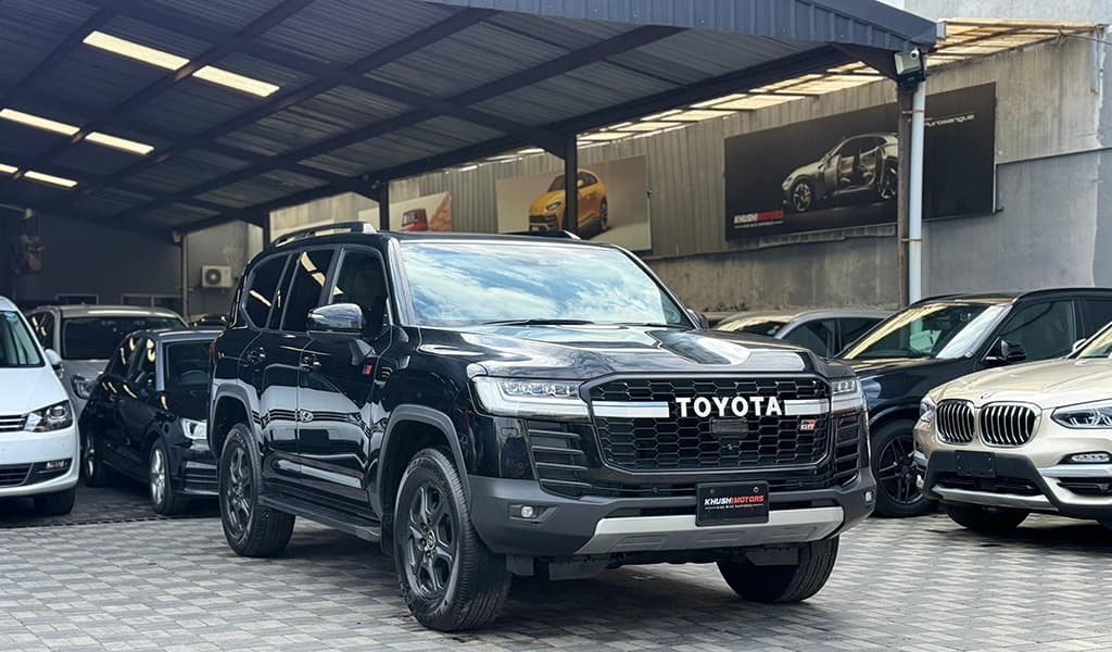 2021 Toyota Land Cruiser image-1