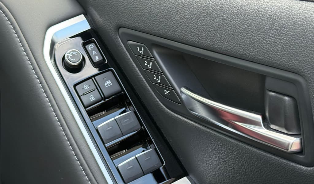 2021 Toyota Land Cruiser image-18