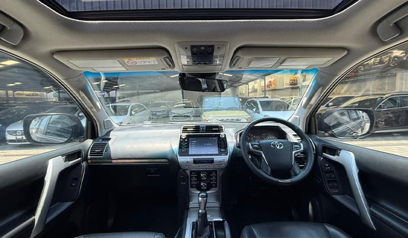 2019 Toyota Land Cruiser Prado image-8