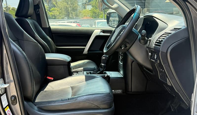 2019 Toyota Land Cruiser Prado image-9