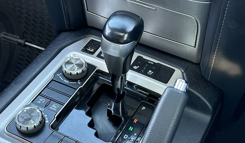 2018 Toyota Land Cruiser image-4