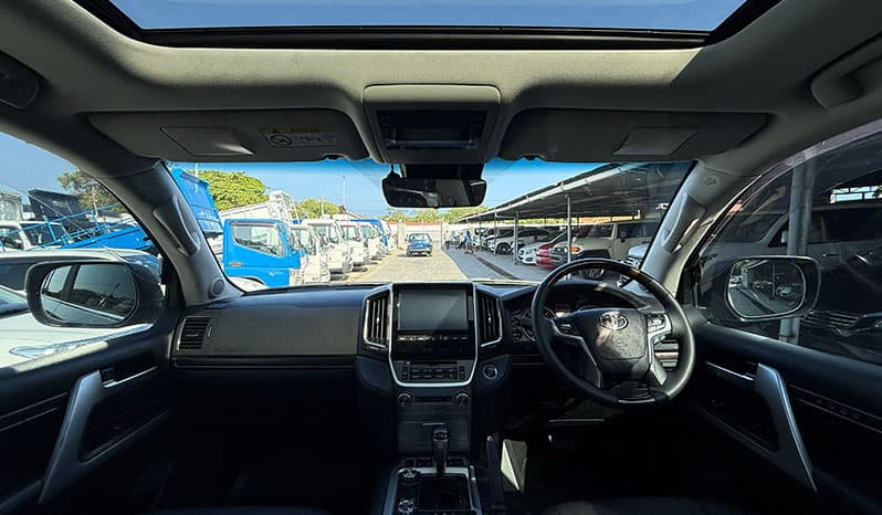 2018 Toyota Land Cruiser image-6
