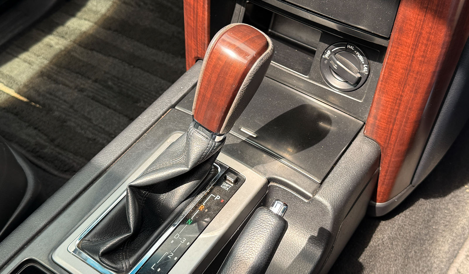 2015 Toyota Land Cruiser Prado image-3