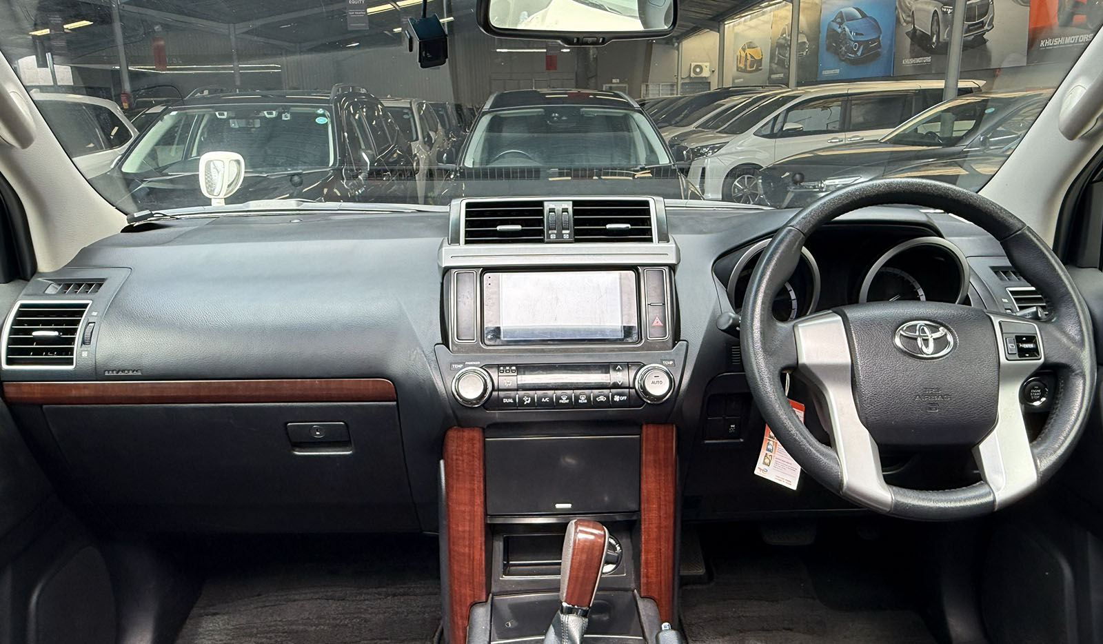 2015 Toyota Land Cruiser Prado image-5