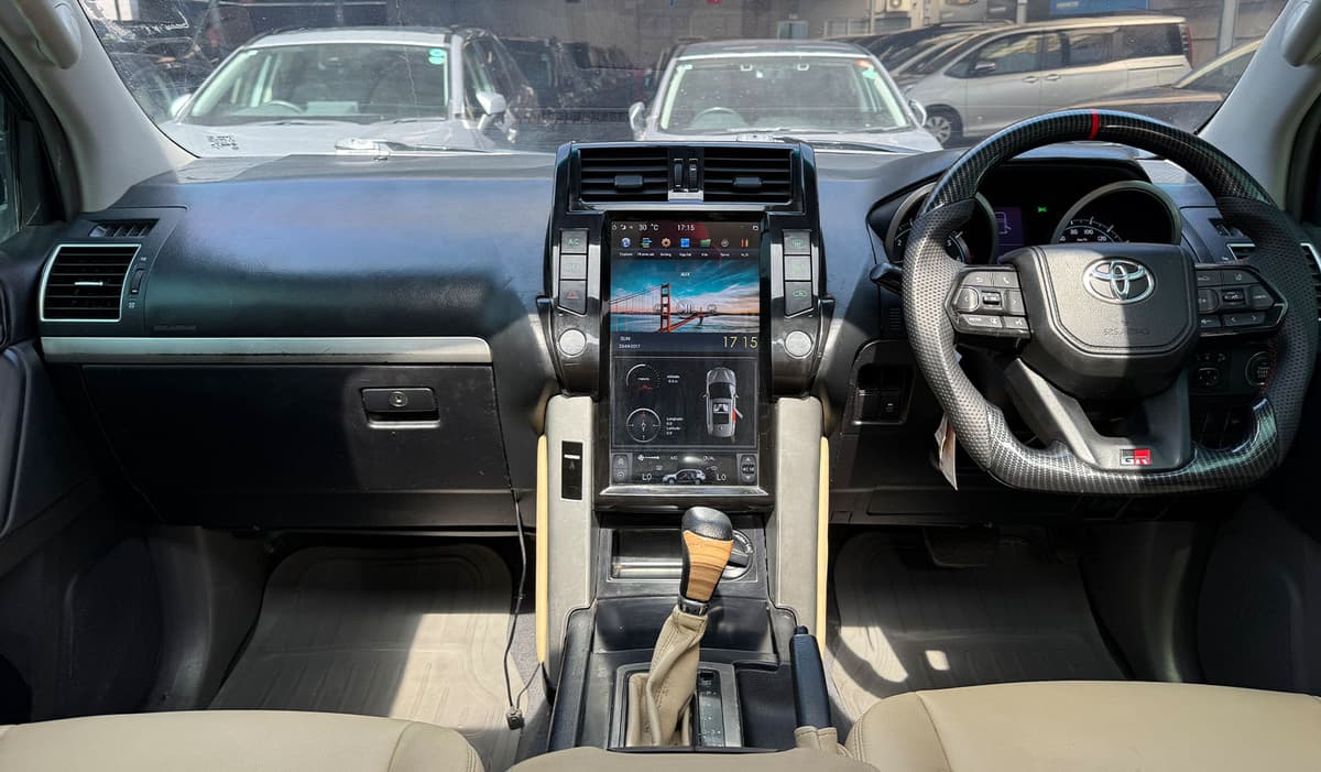 2013 Toyota Land Cruiser Prado image-7
