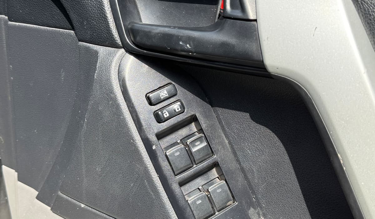 2013 Toyota Land Cruiser Prado image-12
