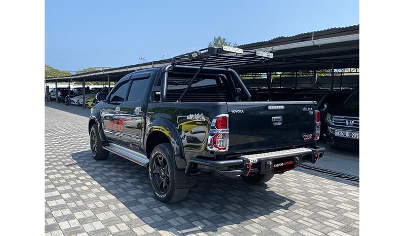 2016 Toyota Hilux image-3