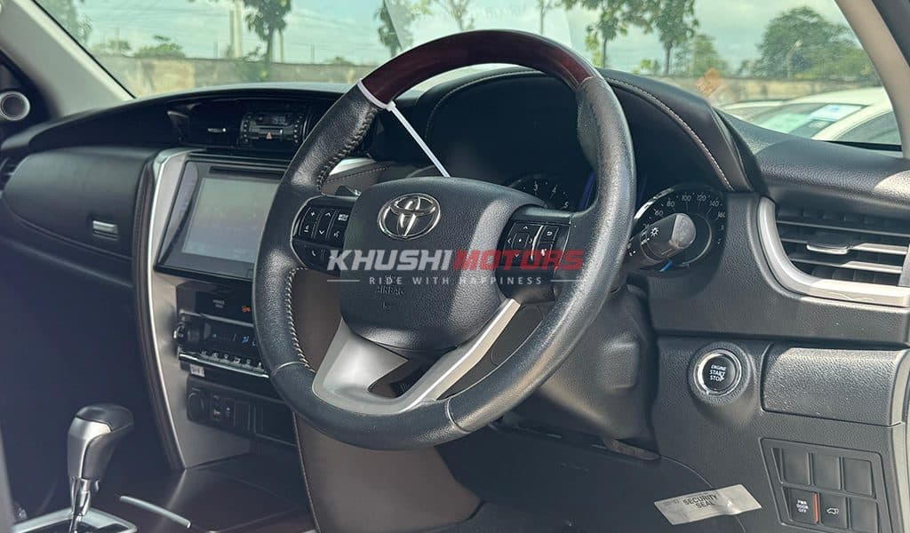 2017 Toyota Fortuner image-6