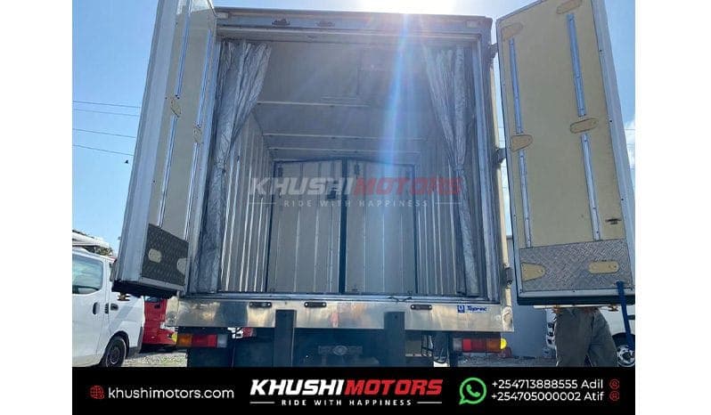 2014 Mitsubishi Fuso image-6