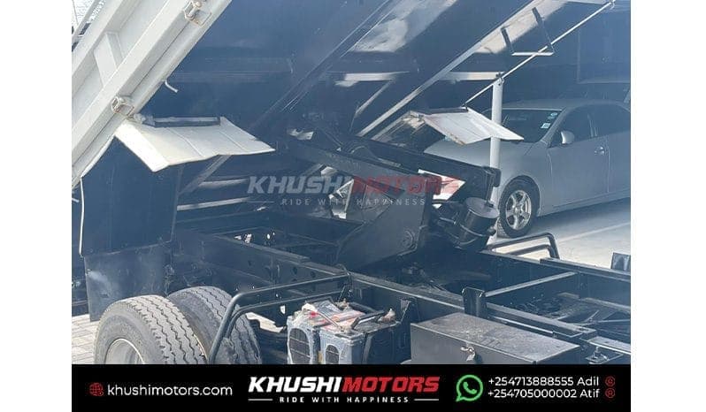 2014 Mitsubishi Fuso image-21