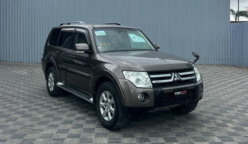 2009 Mitsubishi Pajero image-1