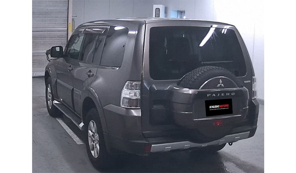 2009 Mitsubishi Pajero image-8