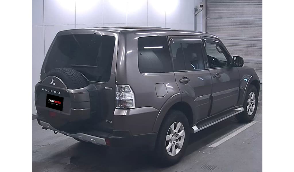 2009 Mitsubishi Pajero image-9