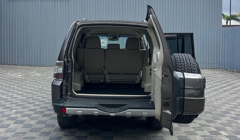 2009 Mitsubishi Pajero image-12