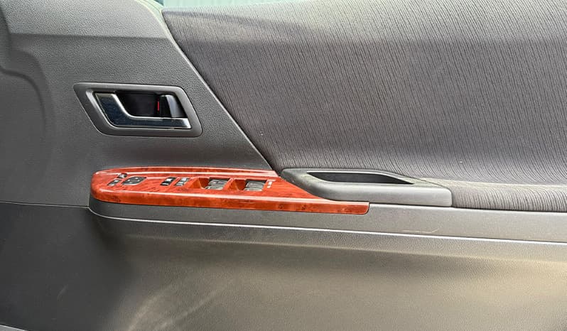 2010 Toyota Alphard image-16