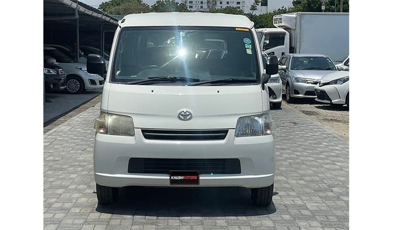 2015 Toyota Townace image-1