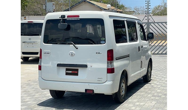2015 Toyota Townace image-5