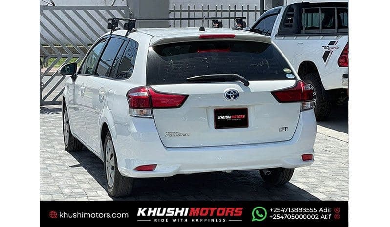 2015 Toyota Fielder image-5