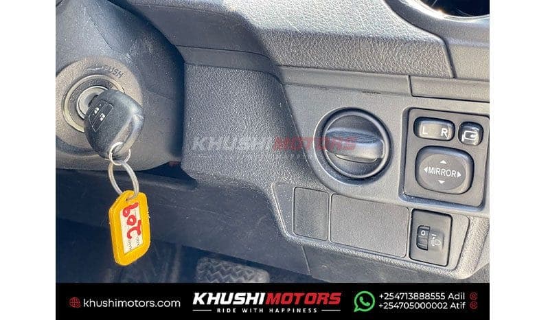 2015 Toyota Fielder image-7