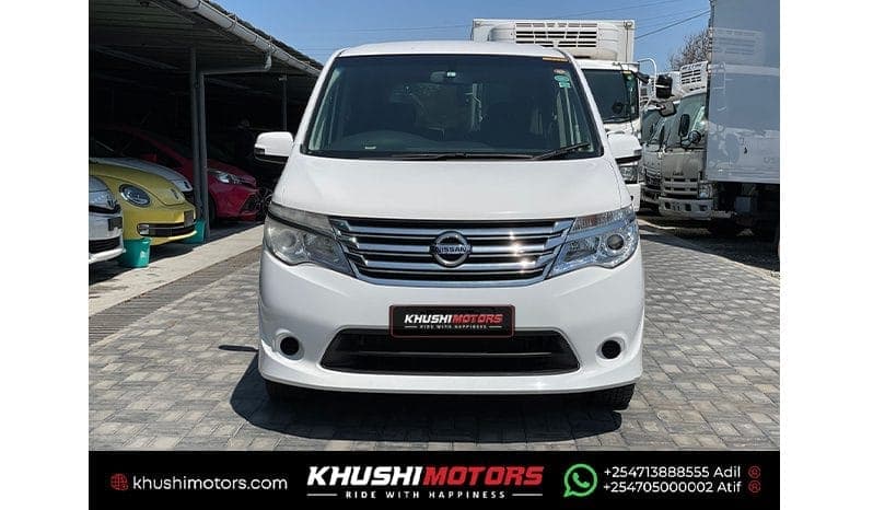 2015 Nissan Serena image-1