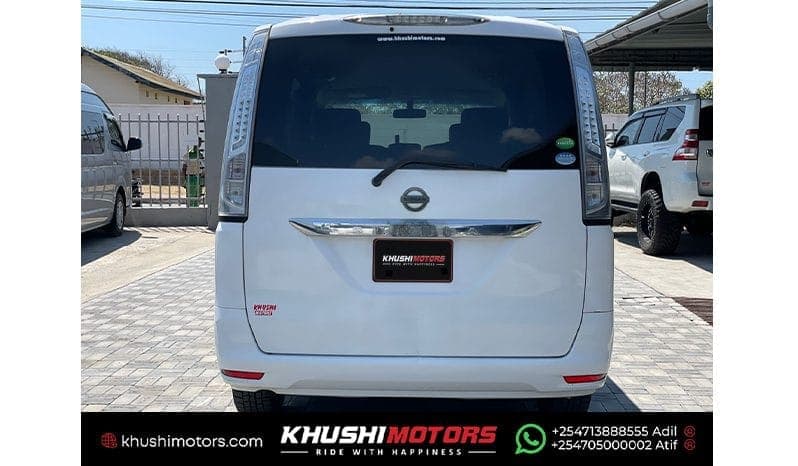 2015 Nissan Serena image-2