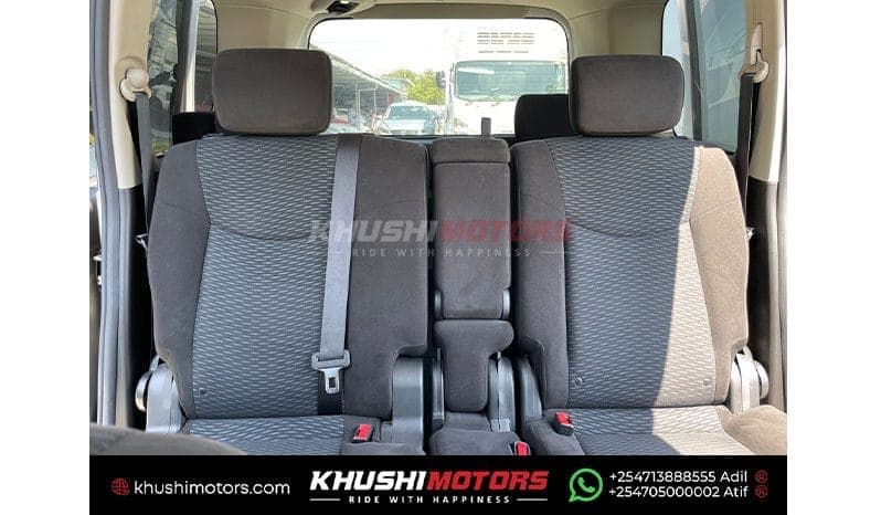 2015 Nissan Serena image-9