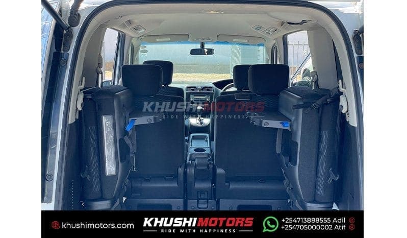 2015 Nissan Serena image-10