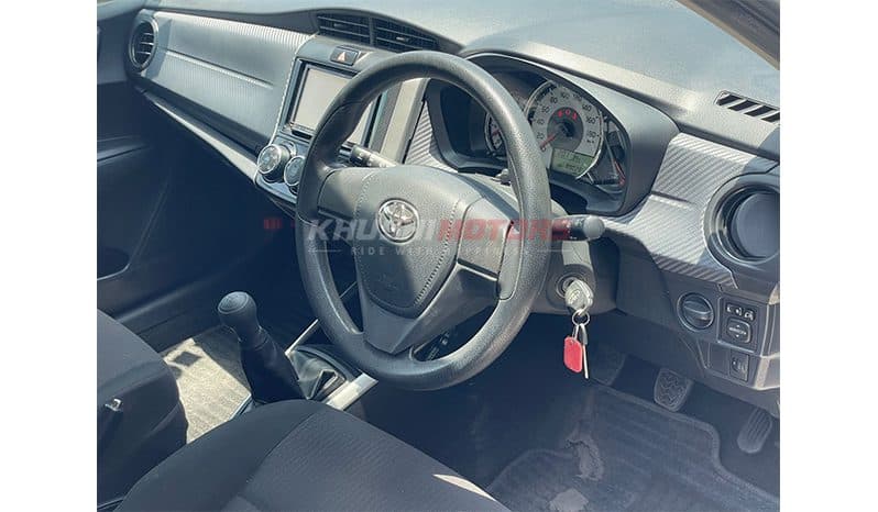 2015 Toyota Fielder image-10