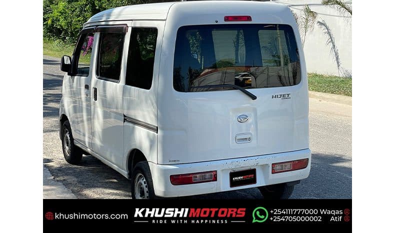2015 Daihatsu Hijet Van image-4