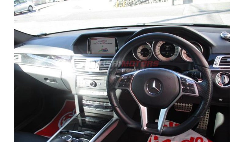 2016 Mercedes-Benz E220 image-2