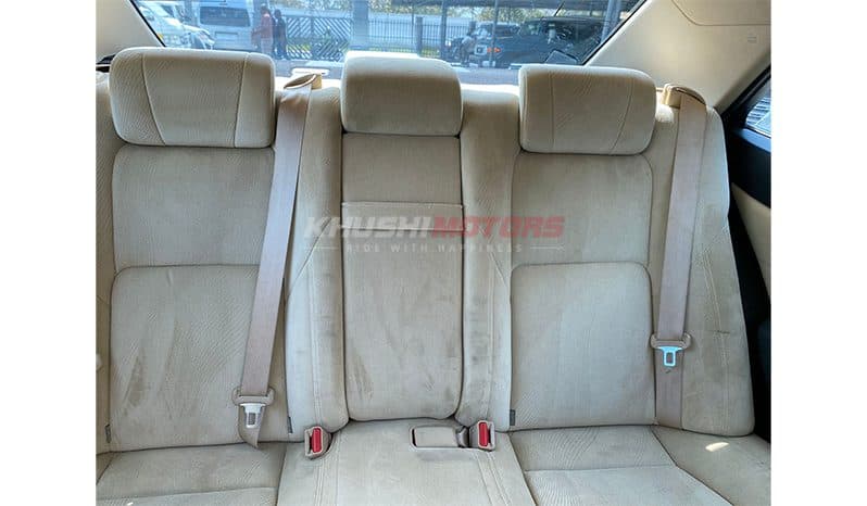 2016 Toyota Crown image-13