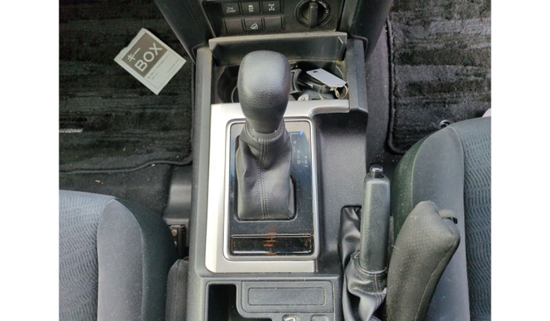 2018 Toyota Land Cruiser Prado TX image-7