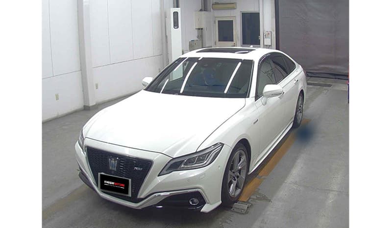 2018 Toyota Crown RS image-2