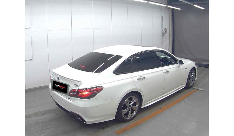 2018 Toyota Crown RS image-6
