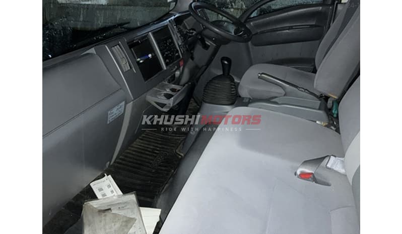 2017 Isuzu ELF 3.0 Ton image-3