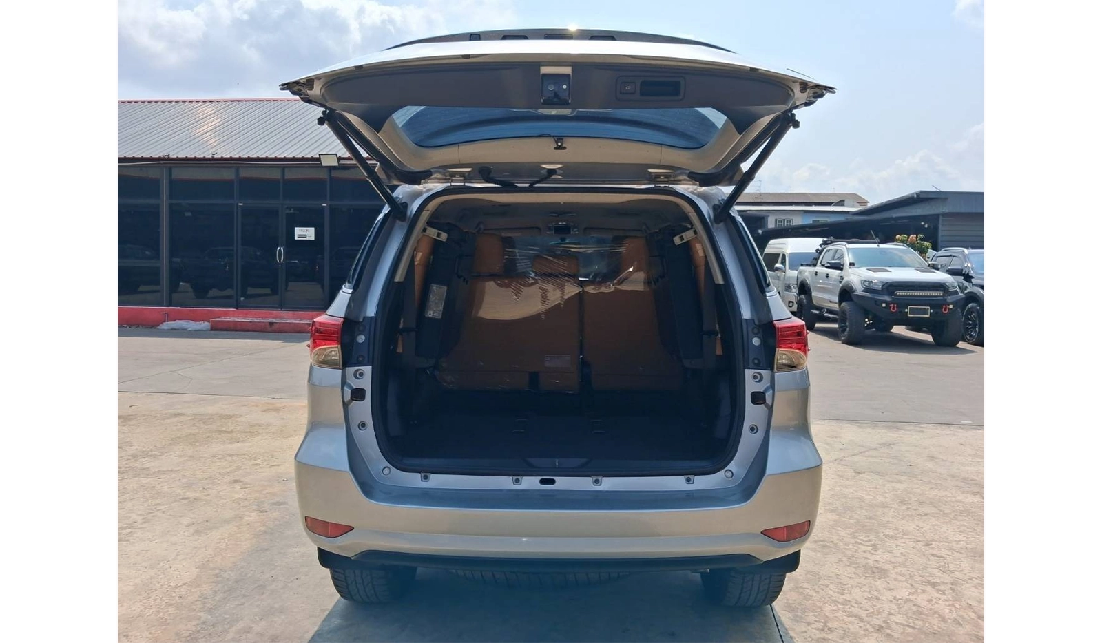2019 Toyota Fortuner image-5